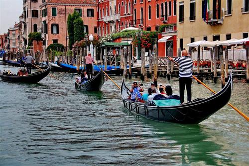 威尼斯人船好玩吗（威尼斯船叫什么）